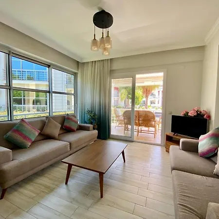 Apartament Korfez Life *